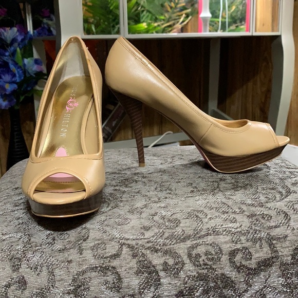 Paris Hilton Shoes - Paris Hilton Pumps 7.5 NWT